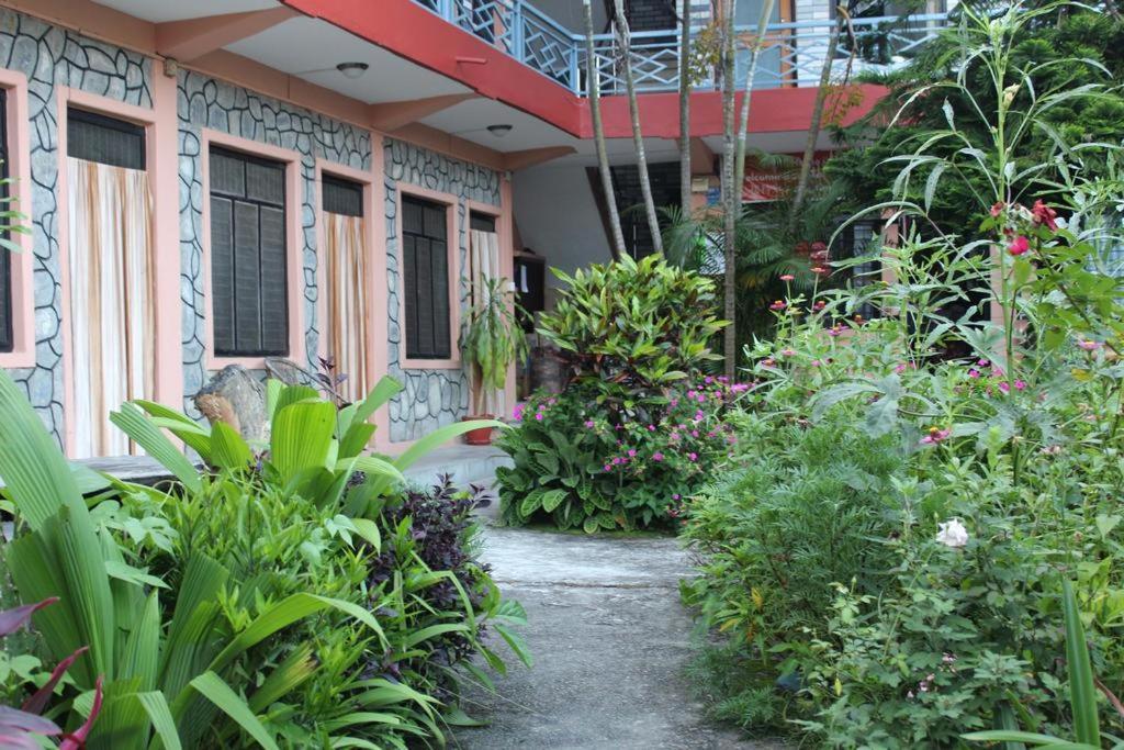 Hotel Kalpana G. House Pokhara Esterno foto