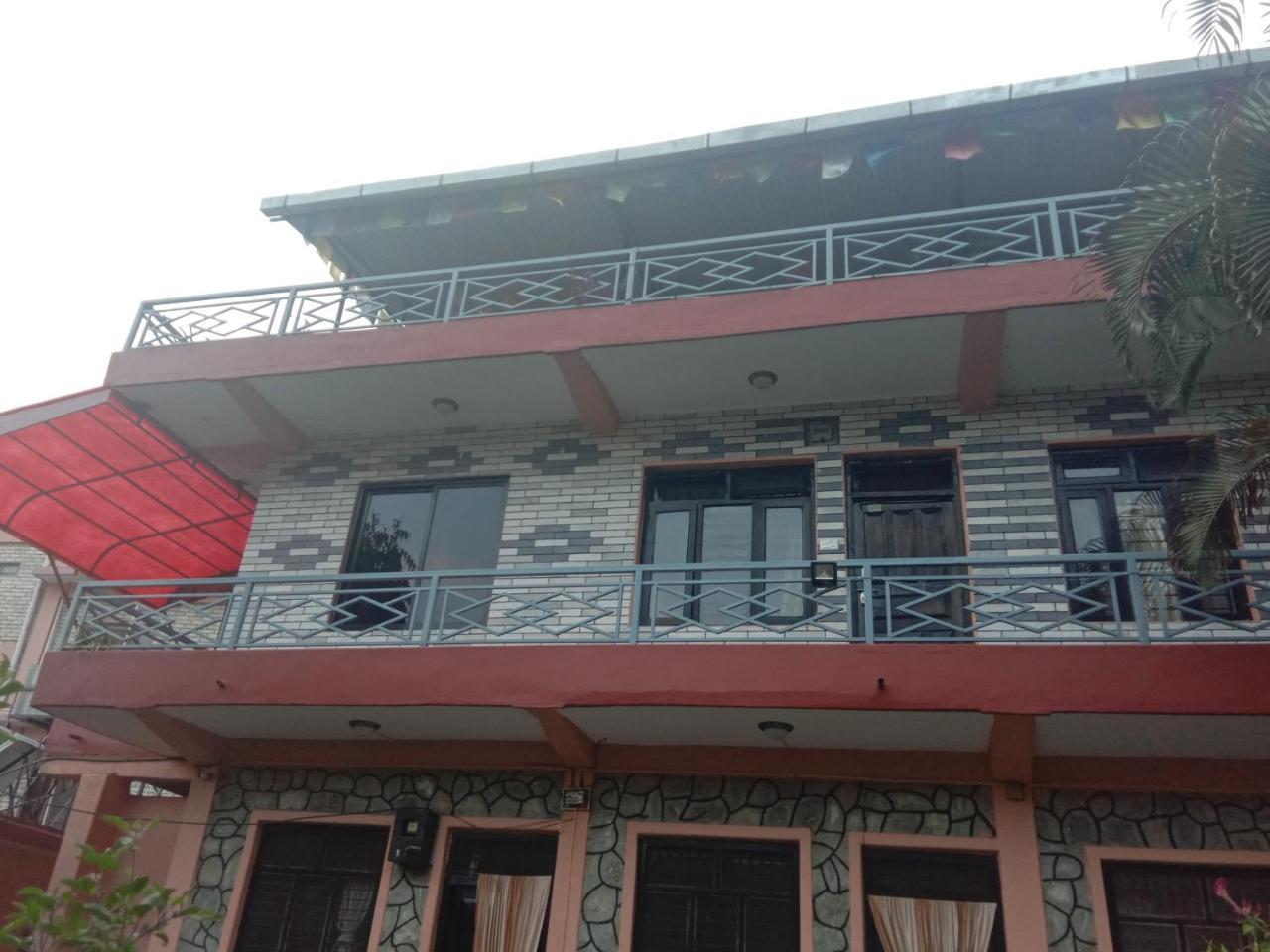 Hotel Kalpana G. House Pokhara Esterno foto